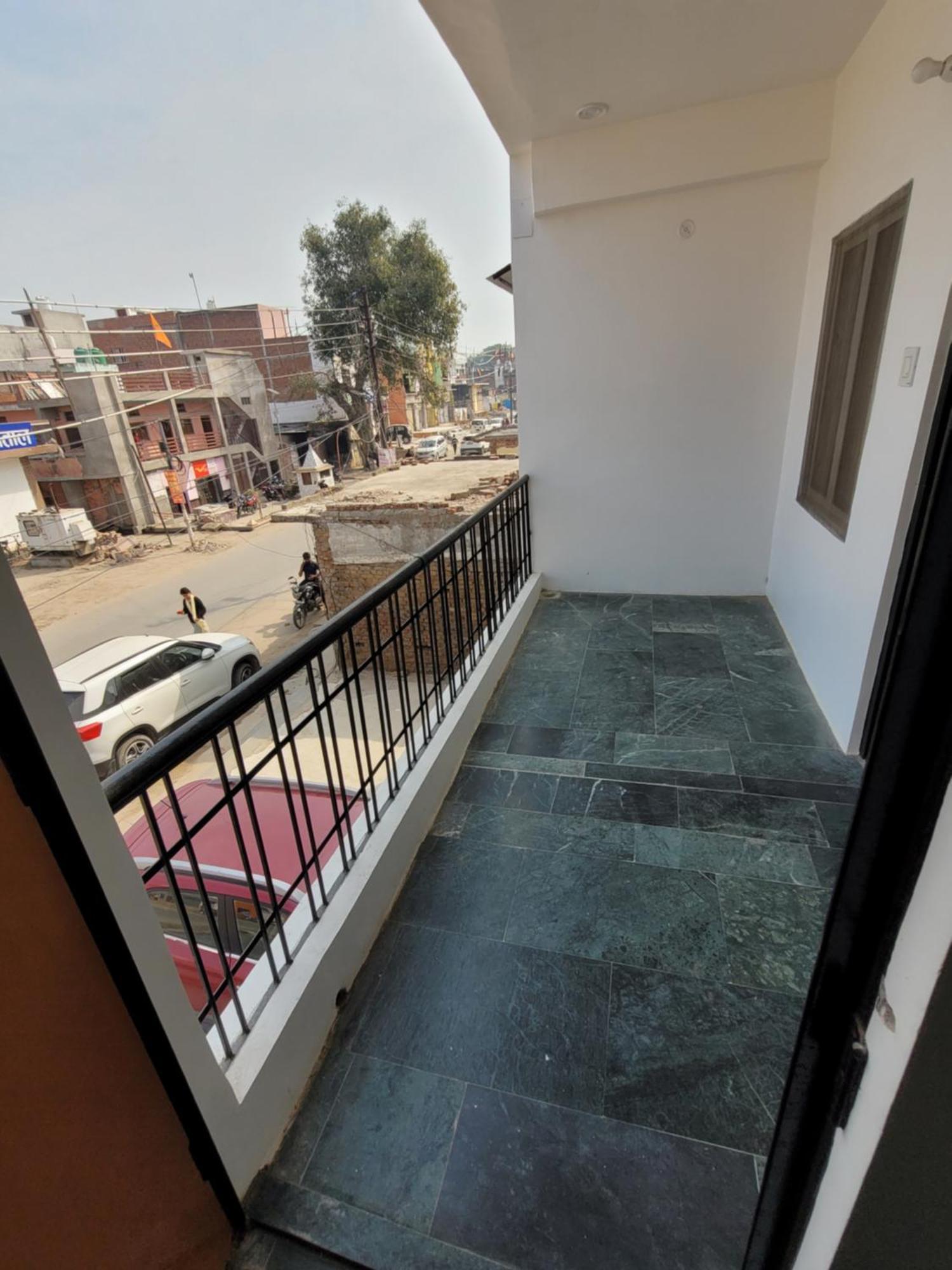 Hotel Pushpa Vatika Faizābād Exterior foto