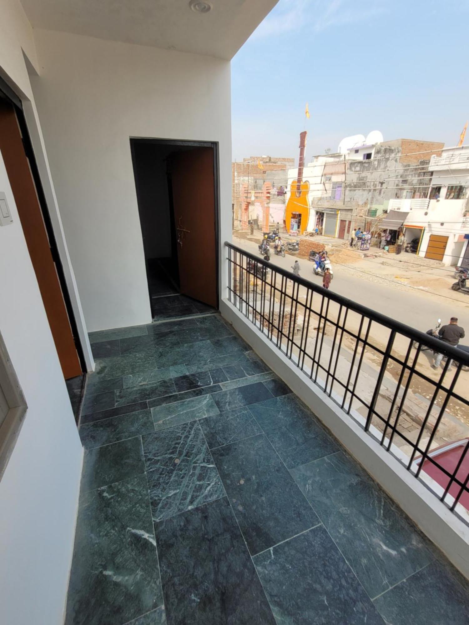 Hotel Pushpa Vatika Faizābād Exterior foto